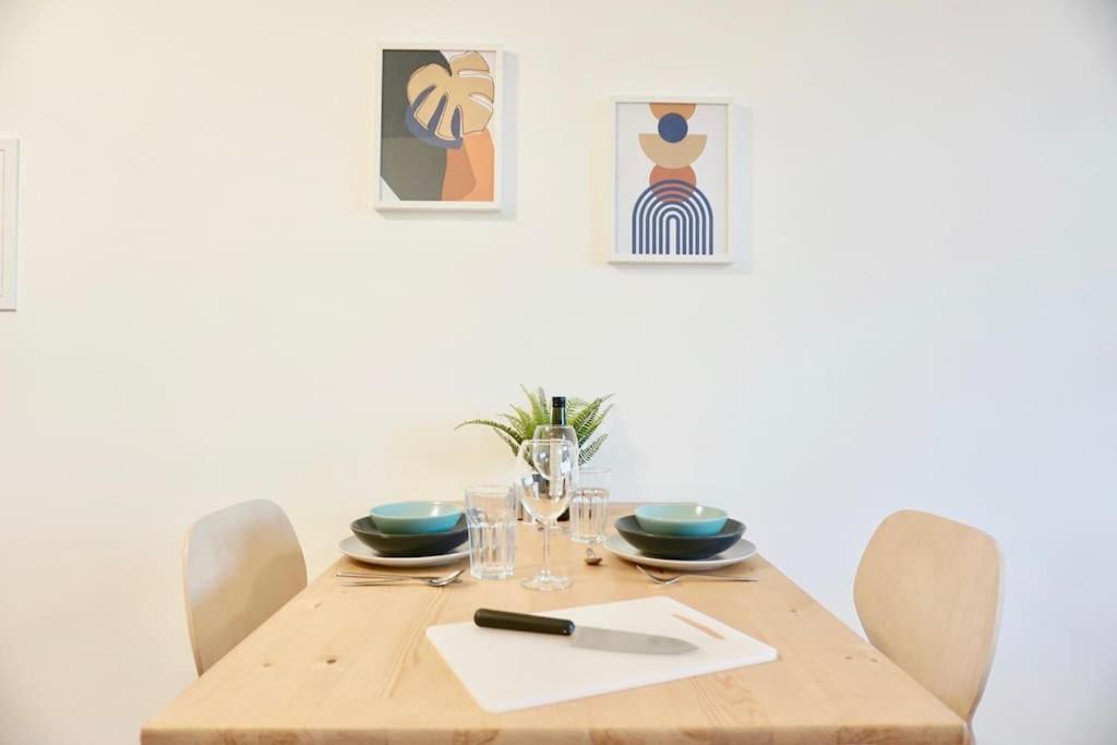 Neu Modernes Apartment In Top Lage, Free Parking Max 1,65M Hoehe Und 1,8M Breite Karlsruhe Esterno foto